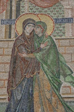 Фреска Встреча Марии и Елисаветы на стенах Троицкого собора Горненского монастыря
