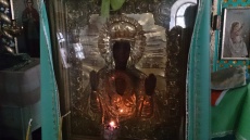 Чудотворная икона Богородицы "Знамение" с кровавыми слезами